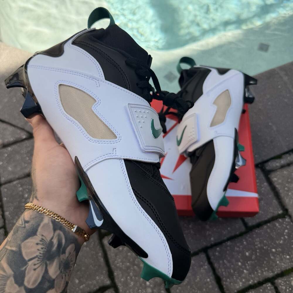 NIKE AIR DIAMOND TURF 93 TD MEN’S SIZE 10 EMERALD MYSTIC GREEN WHITE HF5298-102